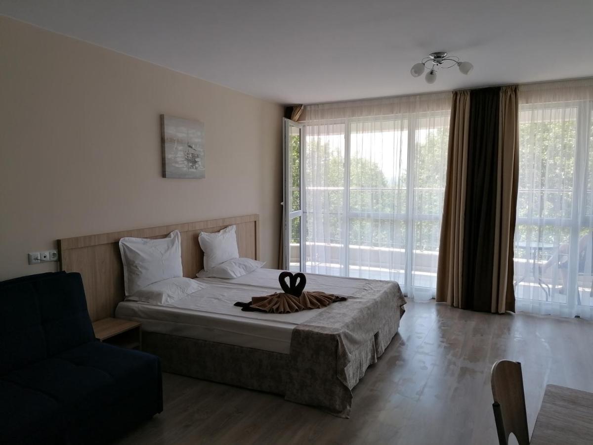 Apart Allure Dobi Aparthotel Primorsko Buitenkant foto